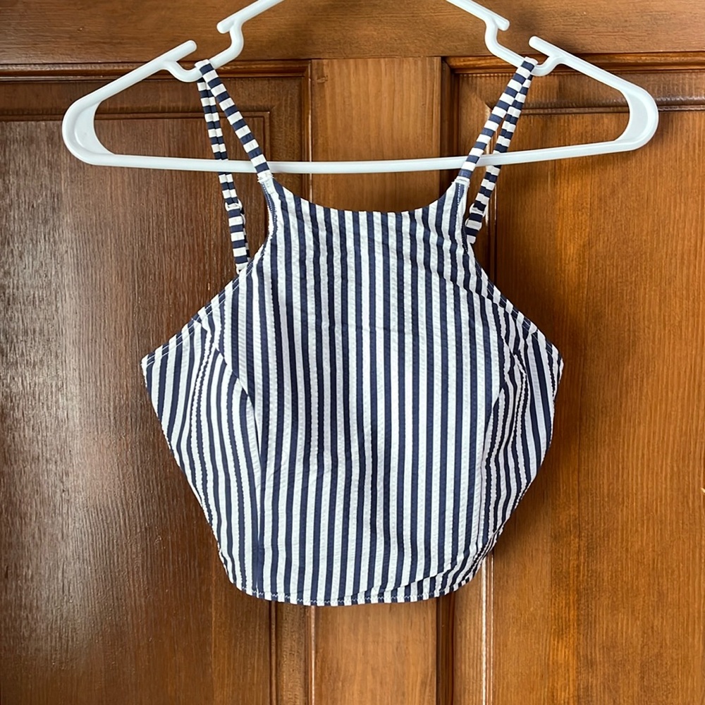 LULULEMON Seersucker High Neck Long Swim Top Size Small